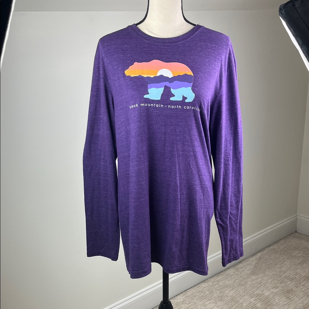 The Duck Company Black Mountain North Carolina Bear Graphic Long Sleeve Tee